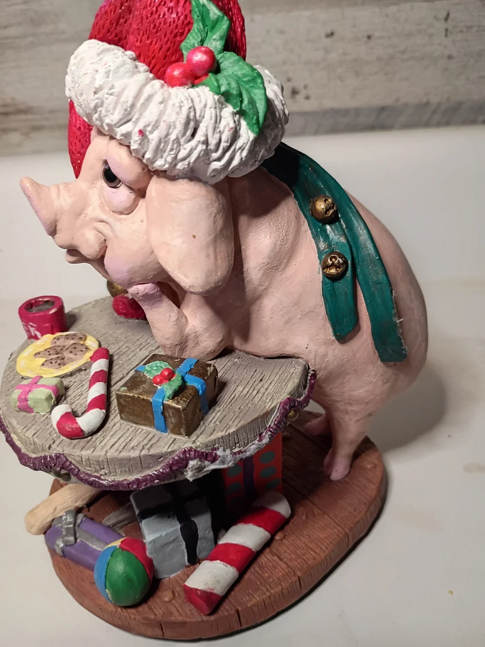 1993 Character Collectibles Pig A Month December Figure